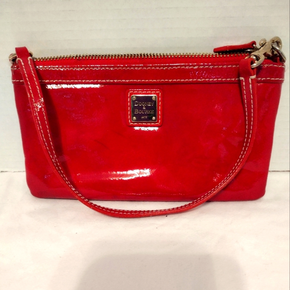 Dooney & Bourke wristlet
